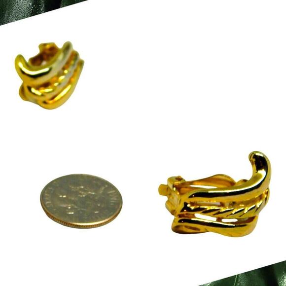 Classic Curve Swirl Clip - On Earrings Gold Tone Timeless Elegance - Picture 2 of 4